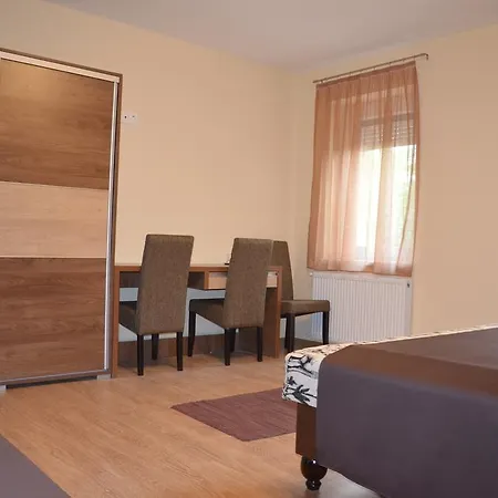 Kiskun Vendeghaz Kiskunlacházi Bankháza